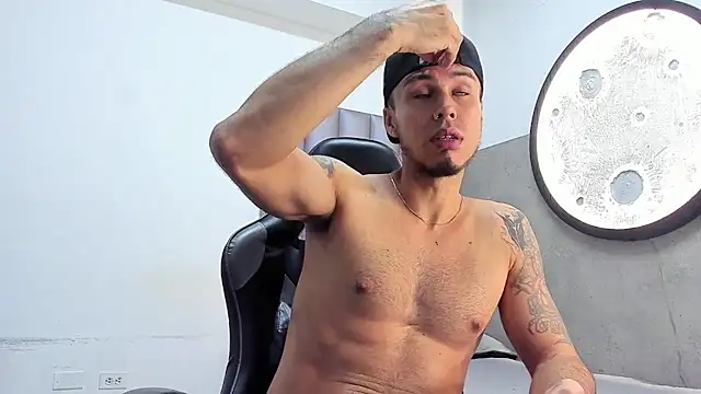 Rurik Jones online show from November 11, 12:21 pm