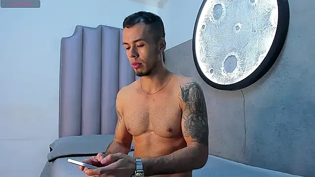 Rurik Jones online show from November 5, 12:29 pm