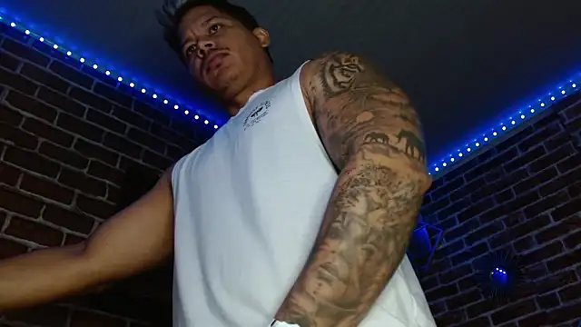 jordan bigcock  online show from April 28, 1:49 pm