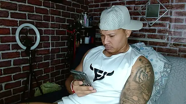 jordan bigcock  online show from July 29, 9:14 pm