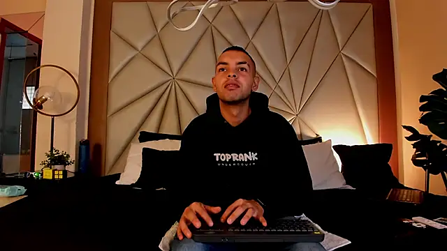 IanBlaze  online show from October 23, 12:08 pm