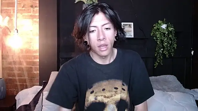 Snapshot of camerongrey chatting on October 26, 2:13 am camerongrey online show from October 26, 2:13 am