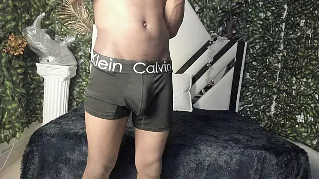 Snapshot of REDBRYAN_EBANO chatting on October 10, 7:18 pm REDBRYAN EBANO online show from October 10, 7:18 pm