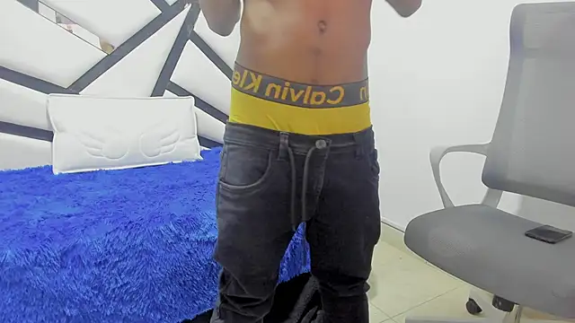 Snapshot of REDBRYAN_EBANO chatting on October 16, 7:33 pm REDBRYAN EBANO online show from October 16, 7:33 pm