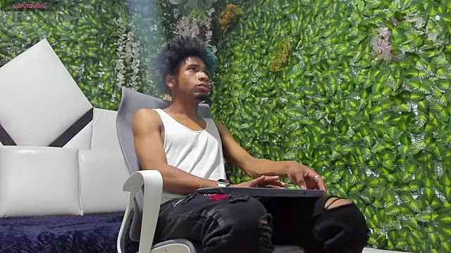 Snapshot of REDBRYAN_EBANO chatting on October 21, 9:06 pm REDBRYAN EBANO online show from October 21, 9:06 pm