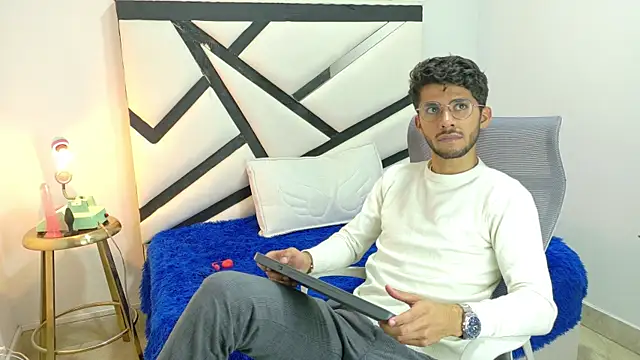 ALANVILLA LOBO online show from October 29, 7:39 pm