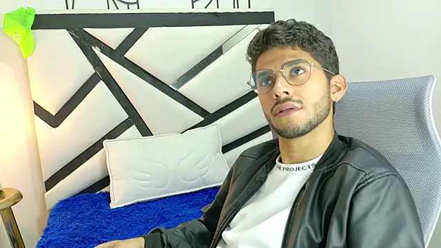 ALANVILLA LOBO online show from October 28, 6:43 pm