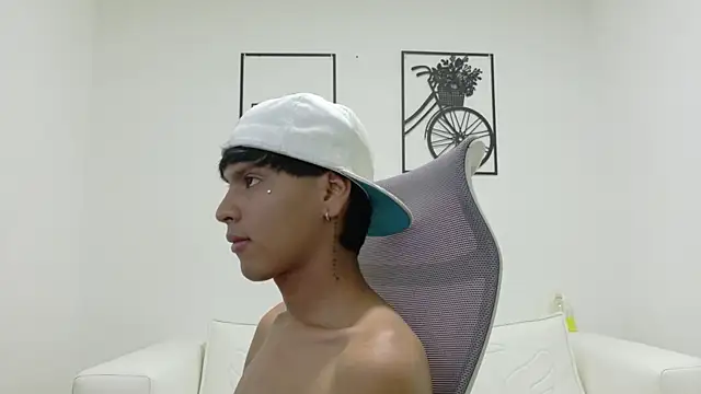 Snapshot of SEBAS_LOVER_ chatting on October 15, 9:22 pm SEBAS LOVER  online show from October 15, 9:22 pm