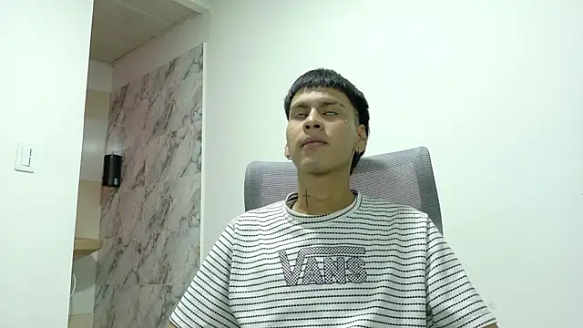 Snapshot of SEBAS_LOVER_ chatting on October 20, 8:02 pm SEBAS LOVER  online show from October 20, 8:02 pm