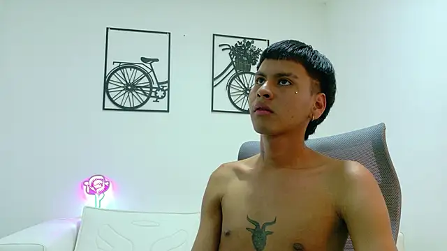 Snapshot of SEBAS_LOVER_ chatting on October 24, 9:38 pm SEBAS LOVER  online show from October 24, 9:38 pm