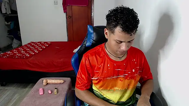 Raphael LatinBoy online show from October 8, 2:49 am