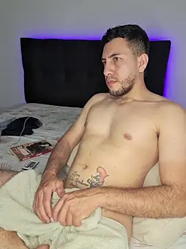 Alessfuck friends online show from April 3, 5:37 am