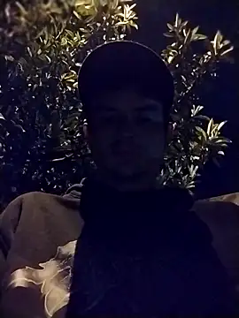 Snapshot of perrongo21 chatting on October 28, 4:26 am perrongo21 online show from October 28, 4:26 am