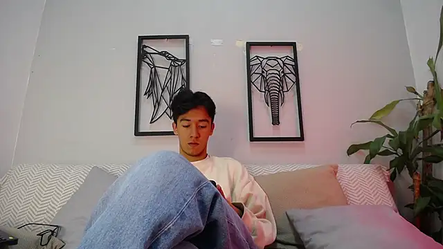 Austin Reeds online show from October 25, 12:07 pm