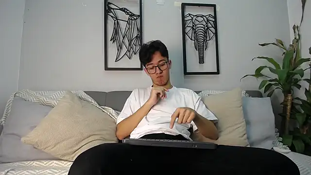 Austin Reeds online show from November 7, 4:10 pm