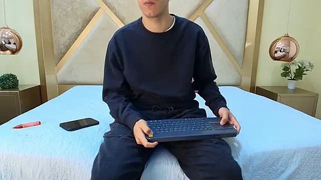 Austin Reeds online show from November 1, 11:58 am