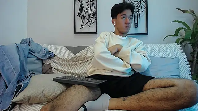 Austin Reeds online show from November 5, 3:47 pm