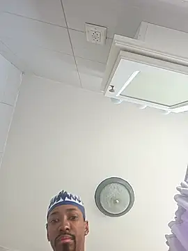 SLIM-BONEZ-N-HARMONY online show from January 16, 3:04 pm