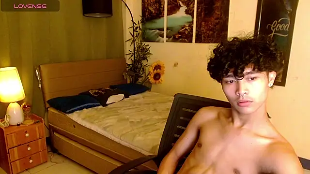 AsianCarl online show from November 20, 4:39 pm