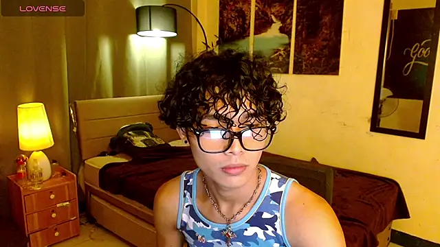 AsianCarl online show from December 22, 3:31 pm