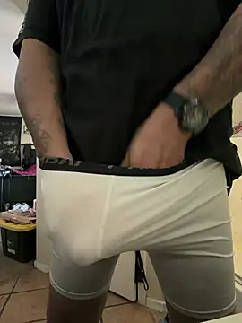 B1GLO online show from April 9, 10:05 pm