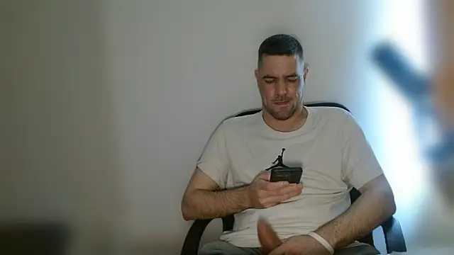 chibrax918 online show from April 1, 11:45 am