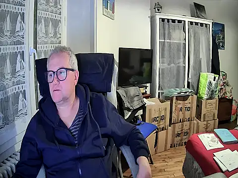 macdut67 online show from February 5, 1:45 am