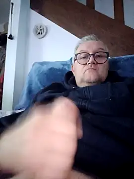 macdut67 online show from October 23, 4:43 pm