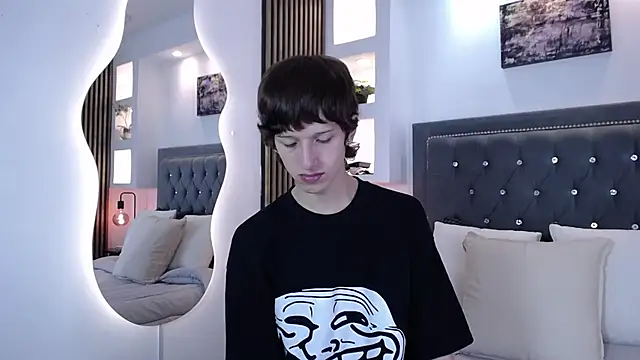 Emo Boy  online show from March 10, 8:15 pm