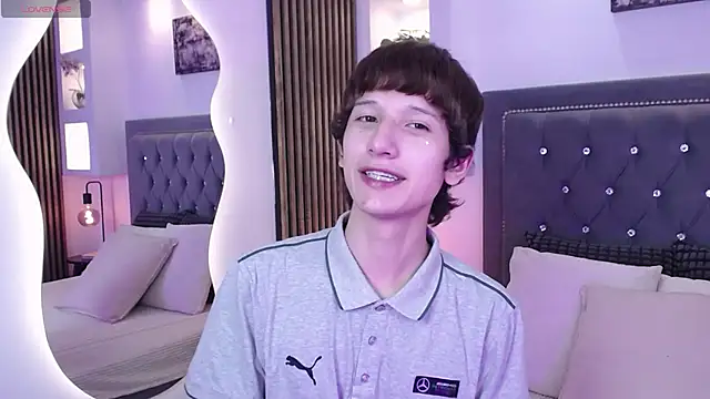 Emo Boy  online show from May 8, 9:48 pm