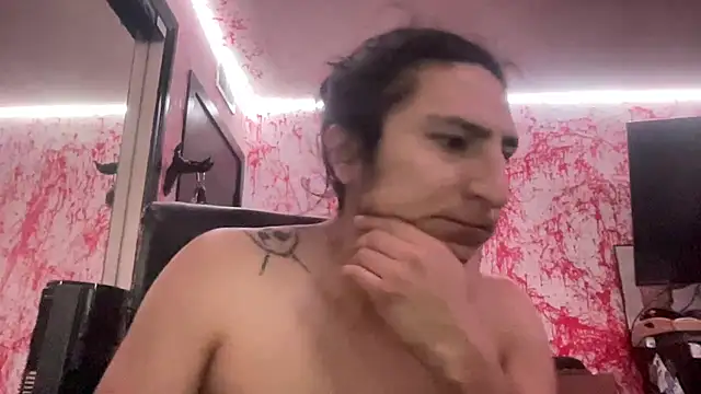 Chilangotrapp702 online show from February 4, 3:40 pm