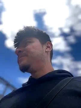 Snapshot of Nick_Juniorr chatting on October 18, 4:23 pm Nick Juniorr online show from October 18, 4:23 pm