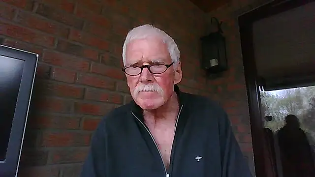 super-snoopy online show from April 18, 2:40 pm