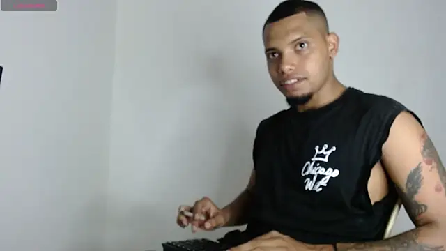 Snapshot of drako_monster chatting on October 25, 11:50 pm drako monster online show from October 25, 11:50 pm