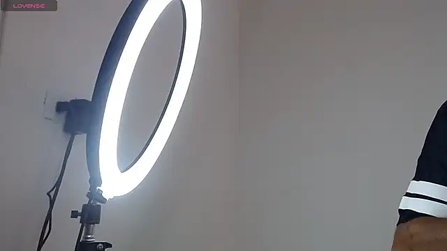 Snapshot of drako_monster chatting on October 9, 8:14 pm drako monster online show from October 9, 8:14 pm