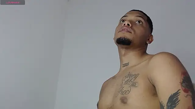 Snapshot of drako_monster chatting on October 12, 7:08 pm drako monster online show from October 12, 7:08 pm