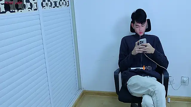 Snapshot of sexyboy-lele chatting on October 24, 12:51 pm sexyboy-lele online show from October 24, 12:51 pm