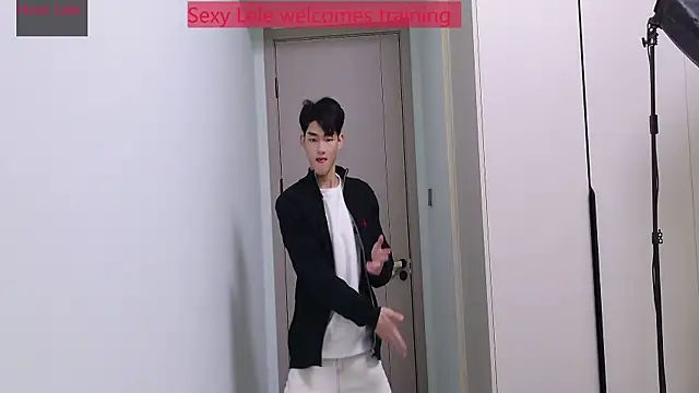 sexyboy-lele online show from November 28, 8:16 am