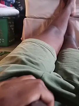 Snapshot of Thaps_deDick chatting on October 14, 2:46 pm Thaps deDick online show from October 14, 2:46 pm