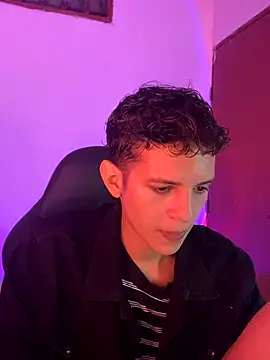 tylernova online show from November 5, 4:14 am