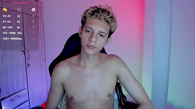 tylernova online show from February 21, 6:36 am