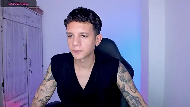 tylernova online show from May 21, 2:51 am