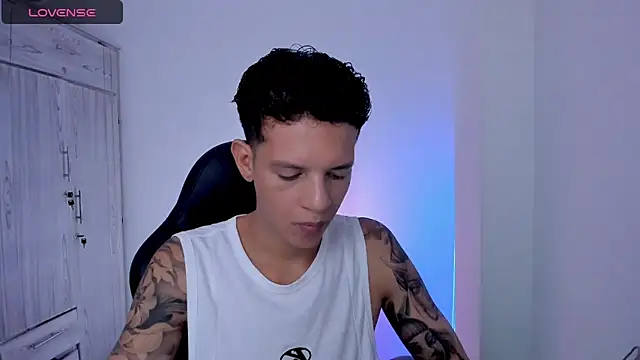 tylernova online show from May 11, 4:25 am