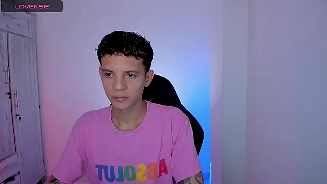 tylernova online show from May 3, 2:58 am