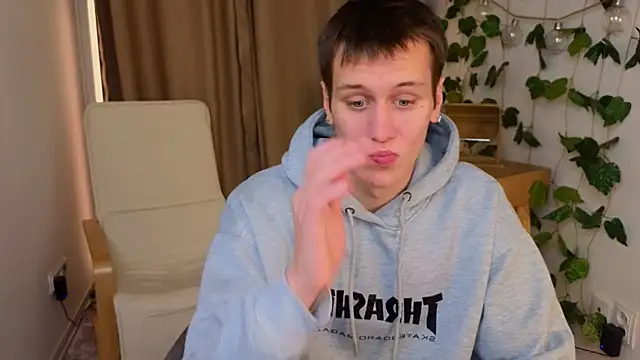 Snapshot of hun1er_steele chatting on October 20, 4:11 pm hun1er steele online show from October 20, 4:11 pm