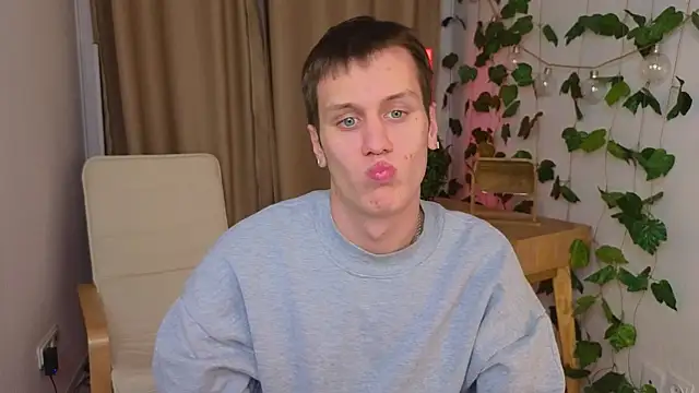 Snapshot of hun1er_steele chatting on October 21, 9:06 pm hun1er steele online show from October 21, 9:06 pm