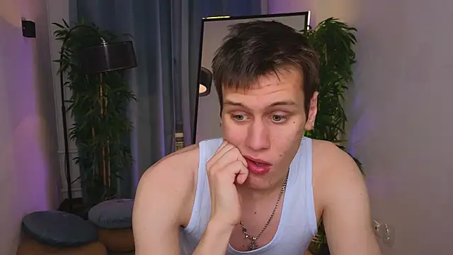 Snapshot of hun1er_steele chatting on October 19, 4:10 pm hun1er steele online show from October 19, 4:10 pm