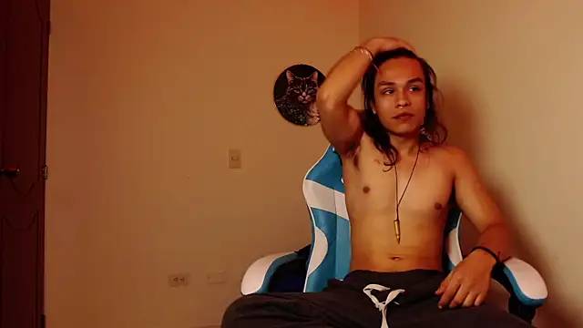 Snapshot of tom_1945 chatting on October 17, 4:38 am tom 1945 online show from October 17, 4:38 am