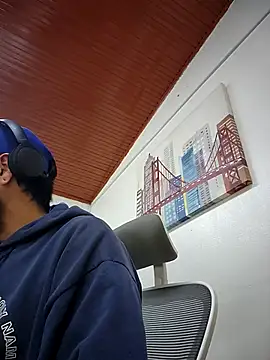 Snapshot of Nateskp_1 chatting on October 14, 9:33 pm Nateskp 1 online show from October 14, 9:33 pm