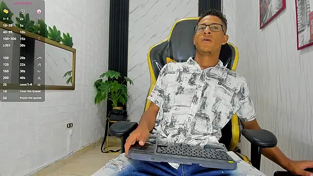 Snapshot of Yeps_pluss chatting on October 27, 8:11 pm Yeps pluss online show from October 27, 8:11 pm